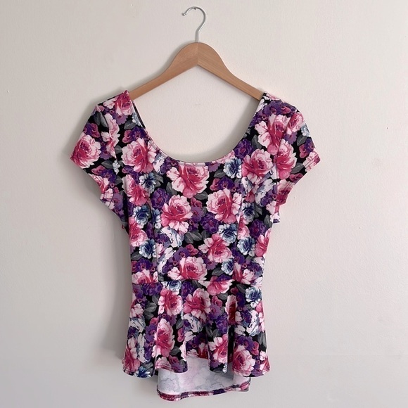 Floral Peplum Open Back Ruffle Short Sleeve Blouse - Picture 1 of 4